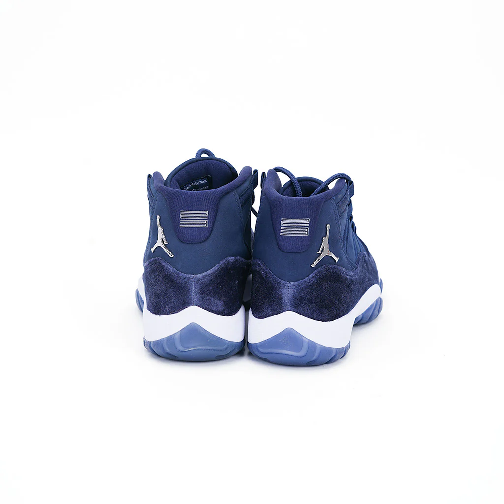 Nike Air Jordan 11 Midnight Navy Size 7.5 w New - Image 4