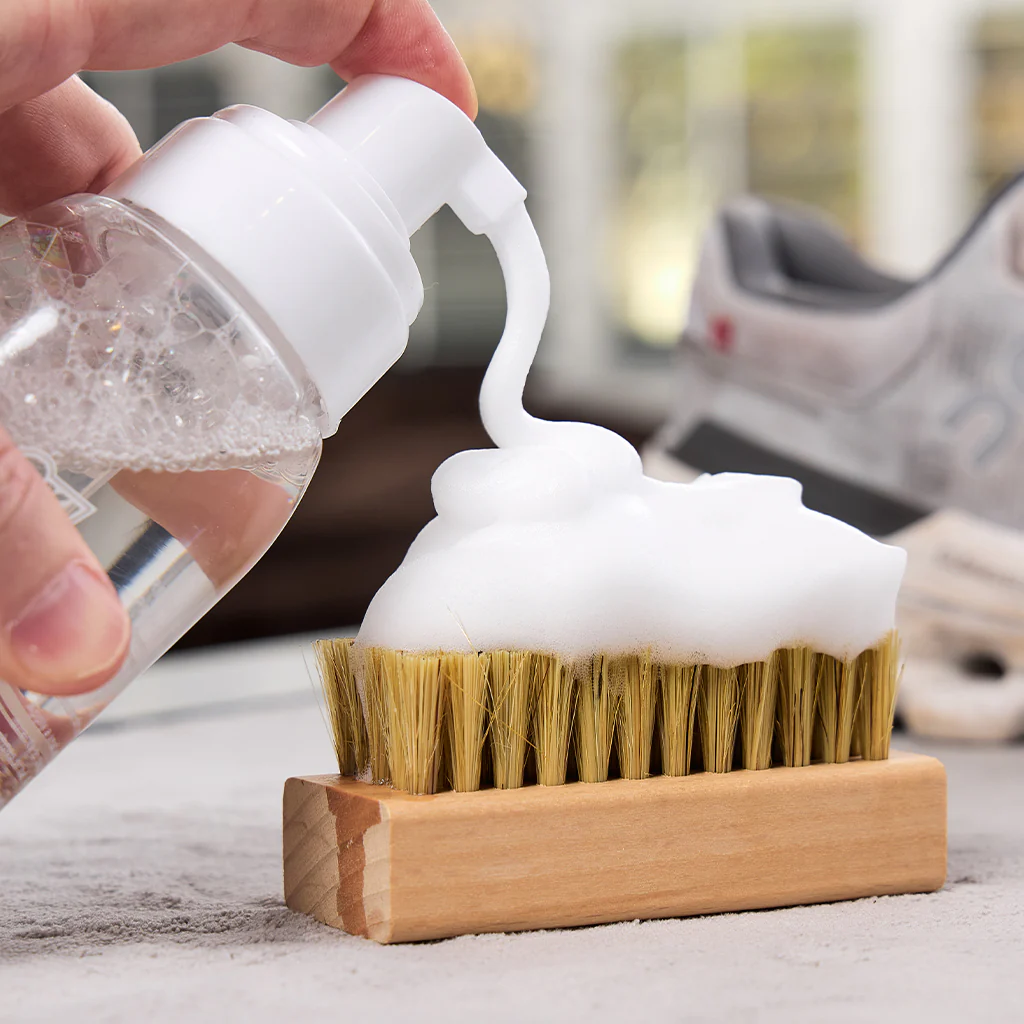 OXICLEAN SNEAKER + HAT FOAM CLEANING KIT - Image 6